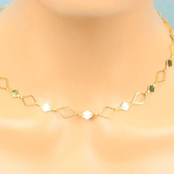Delicate & Contemporary Necklace Chain, A Lovely Choice for Women, EVCH1849 - Picture 7 of 10